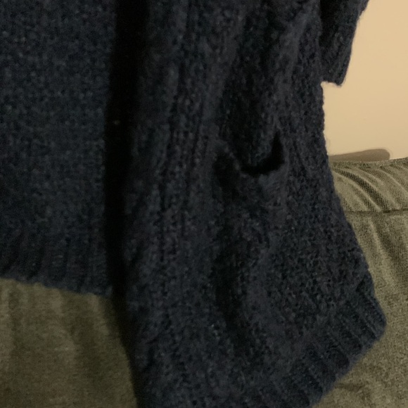 Forever 21 navy blue sweater M - Picture 2 of 9